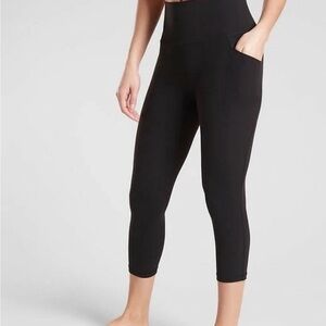 Athleta Women's Salutation Stash pocket II capri leggings